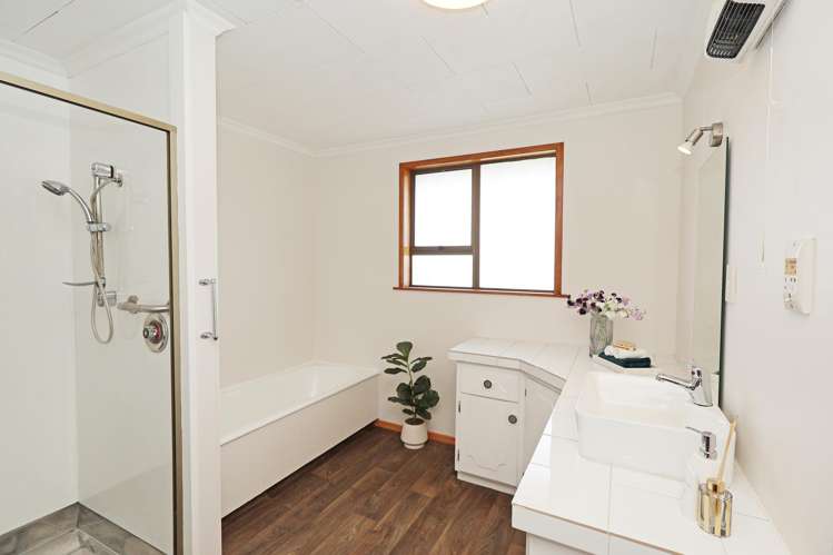 220 Bay Road West Plains_20