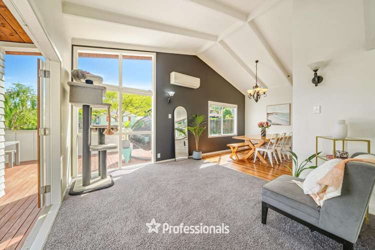 215 Whites Line East Waiwhetu_6