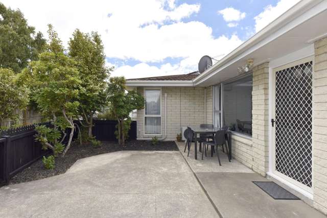 2/8 Bowen Street Upper Riccarton_1