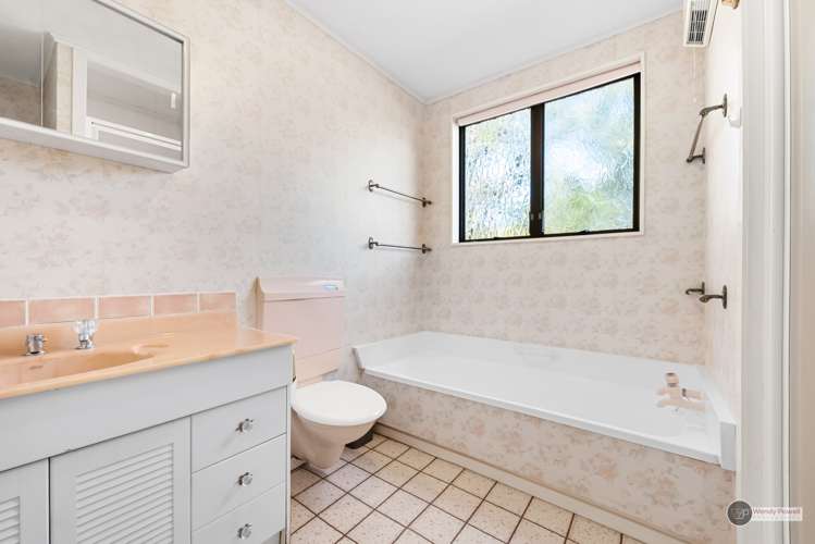 15a Montgomery Crescent Clouston Park_14