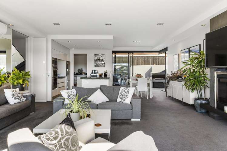 2/5 The Moorings Two Mile Bay_3