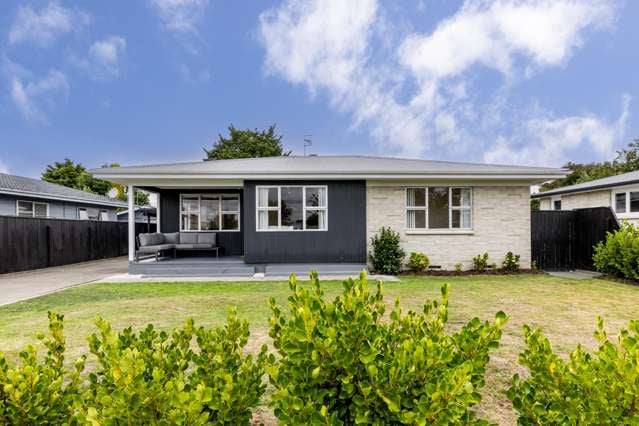 Renovated 1970s Family Home in Quiet Cul-de-Sac