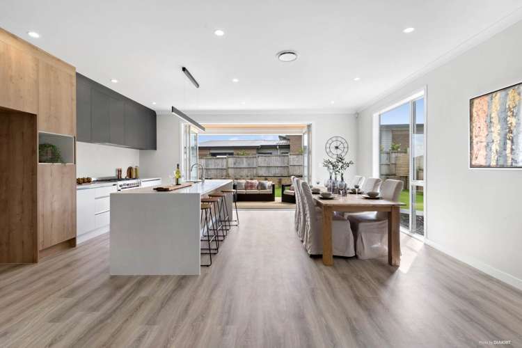 6 Byron Drury Way Riverhead_14