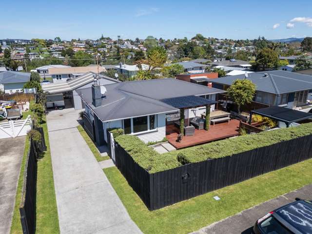27 Woodford Avenue Brookfield_1