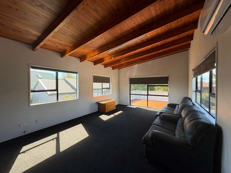 16 Sorrel Crescent Bucklands Beach_13