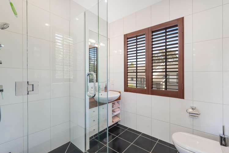 2 Glenoaks Rise Mellons Bay_38