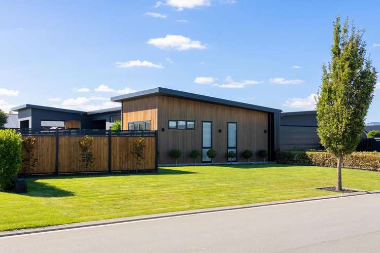 7 Veuve Drive Lincoln_1