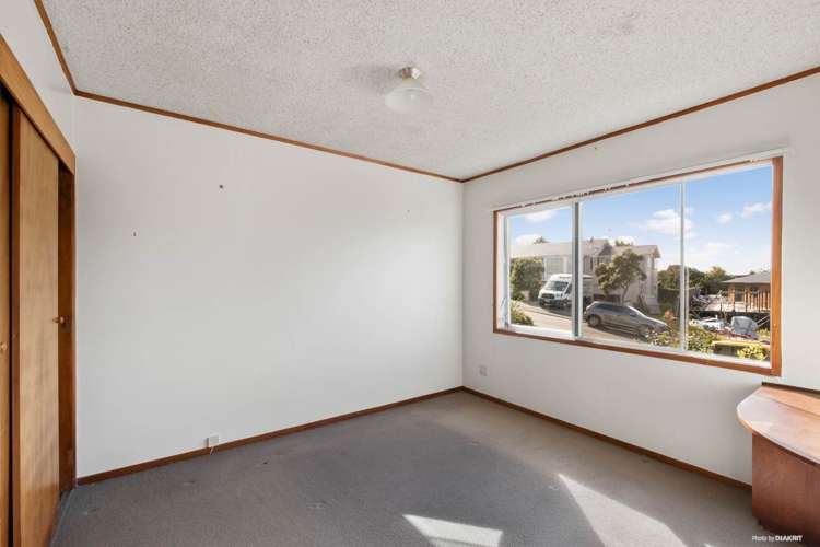 2/114 Eban Avenue Hillcrest_8