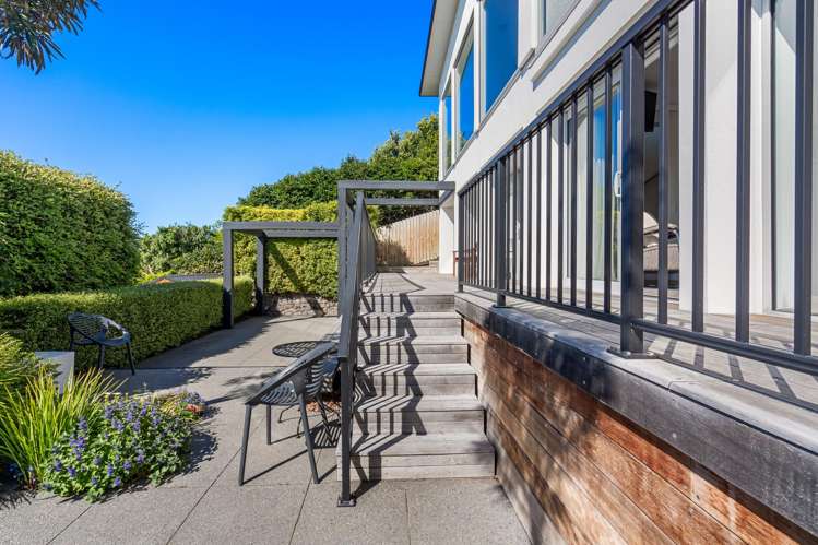 62 Te Awakura Terrace Mount Pleasant_33