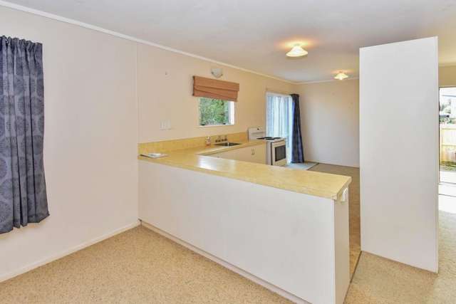 13a Crispe Road Clarks Beach_1