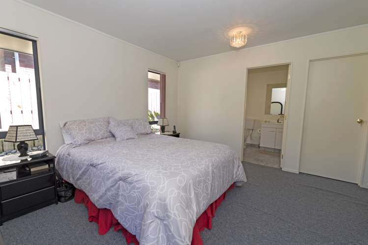 23 Cretian Crescent Henderson_8