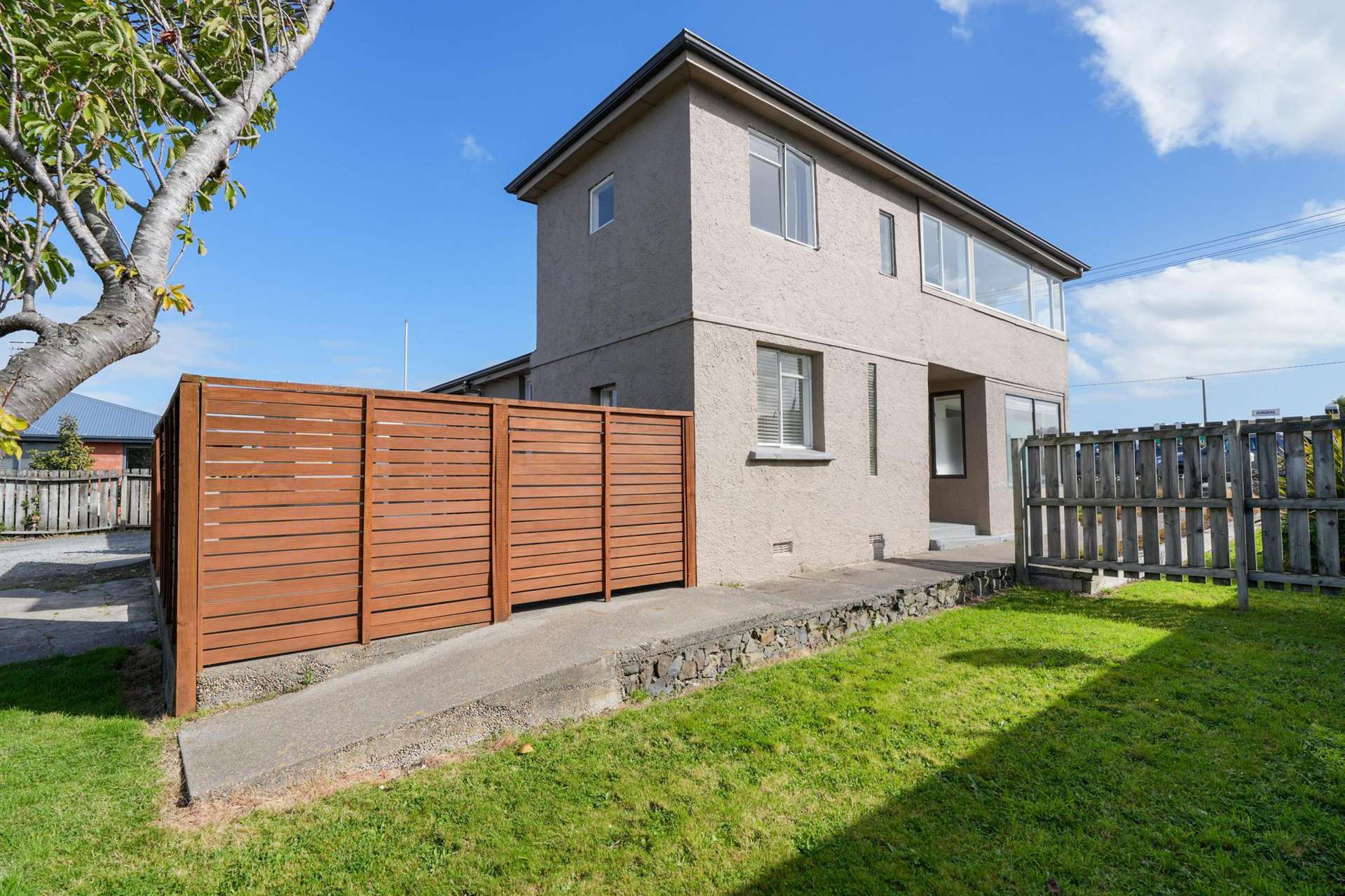 327 North Road Waikiwi_0