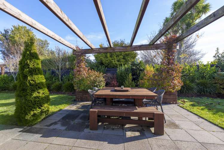 2/7 Glenys Place Broomfield_12