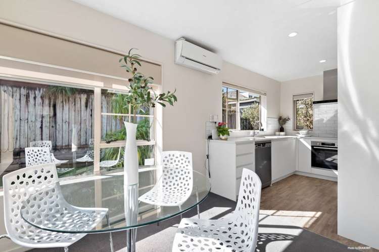 41b Tirimoana Road Te Atatu South_7