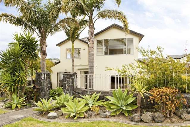 8 Scarboro Terrace, Murrays Bay