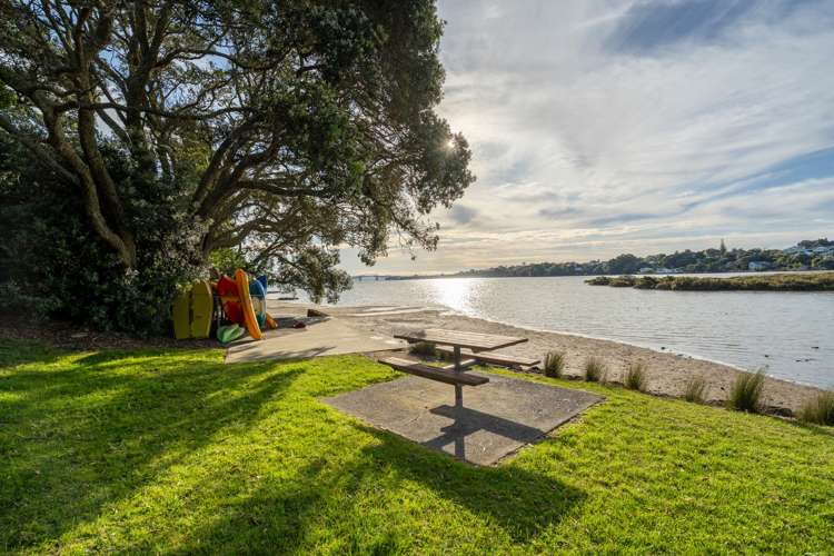 2/60 Aramoana Avenue Devonport_16