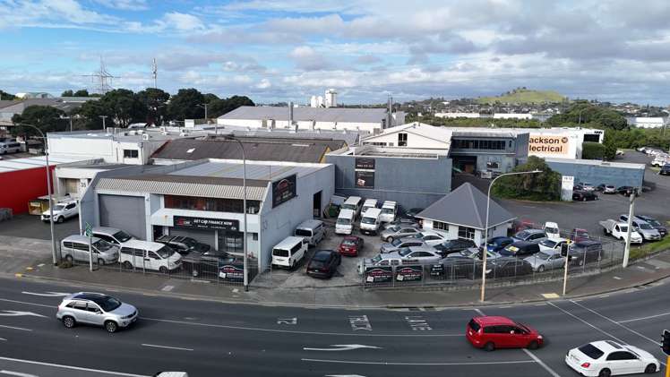 31 - 33 Neilson Street_0