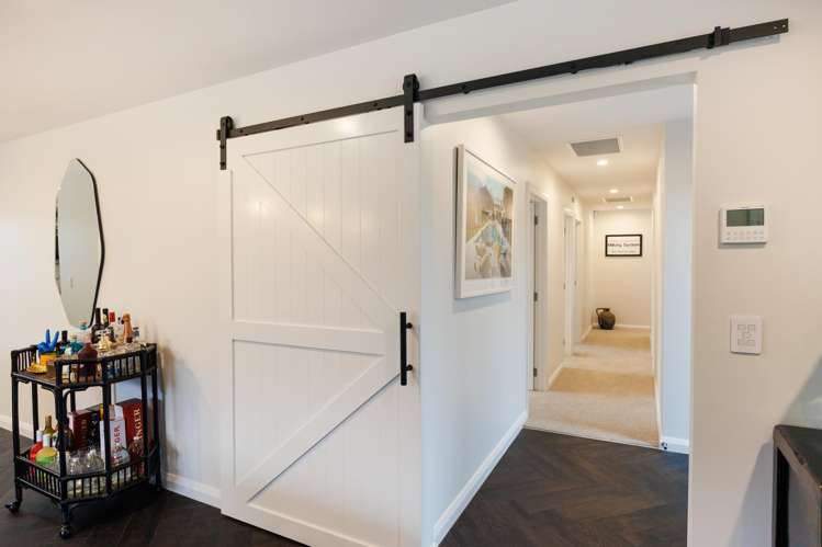 6 Solitude Crescent Kelvin Grove_6