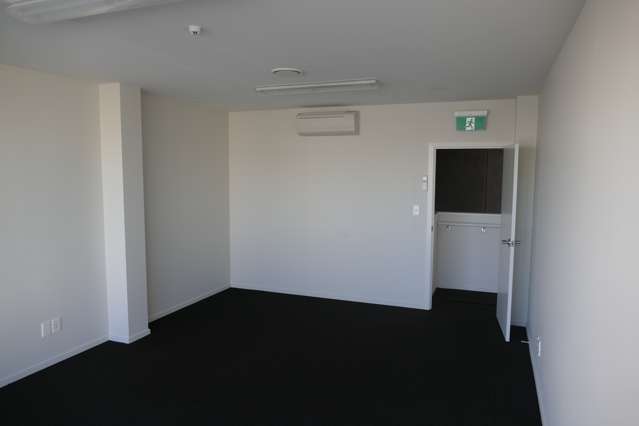 17/2 William Lewis Drive Sockburn_2