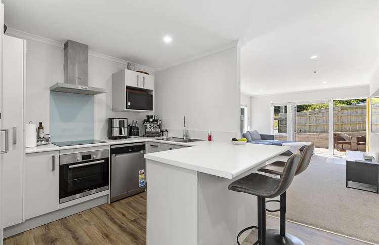 6/1 Murphy Place Titahi Bay_5