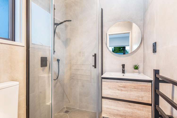 6a Zingaro Place Massey_9