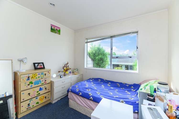 2/6 Landseer Place Blockhouse Bay_8