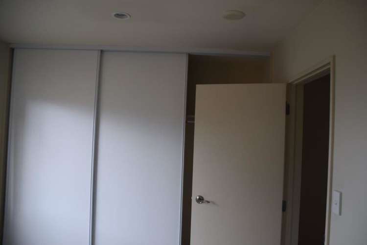 10/12 Crown Lynn Place New Lynn_10