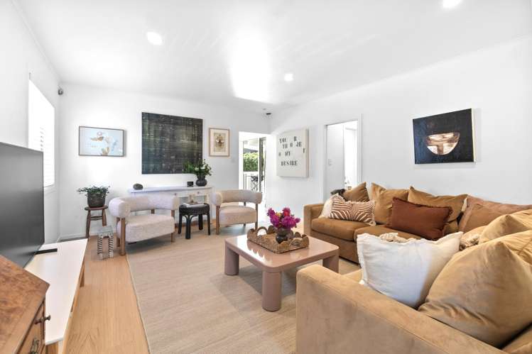 424 Ellerslie-Panmure Highway_4