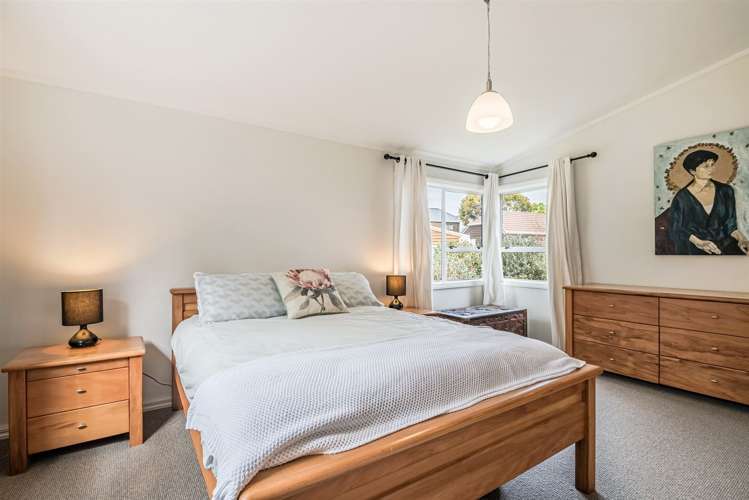 4 Fifeshire Street Belmont_13