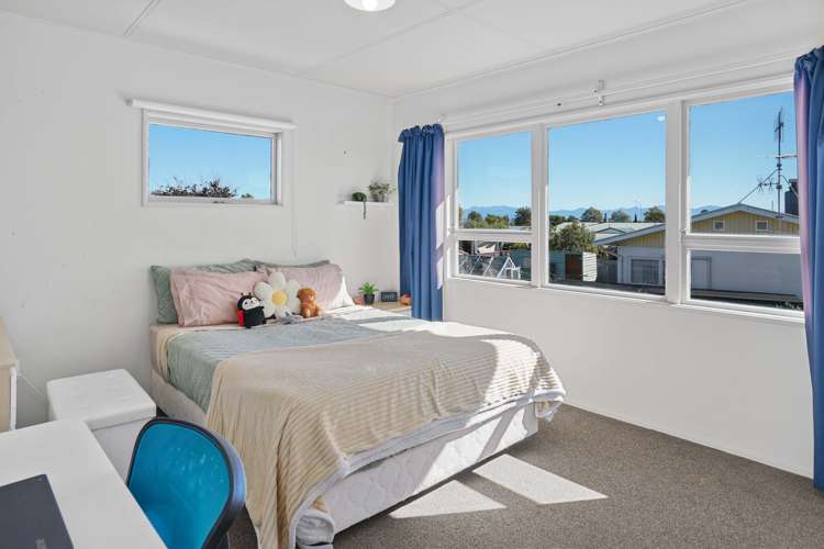 24 Kipling Crescent Stoke_12