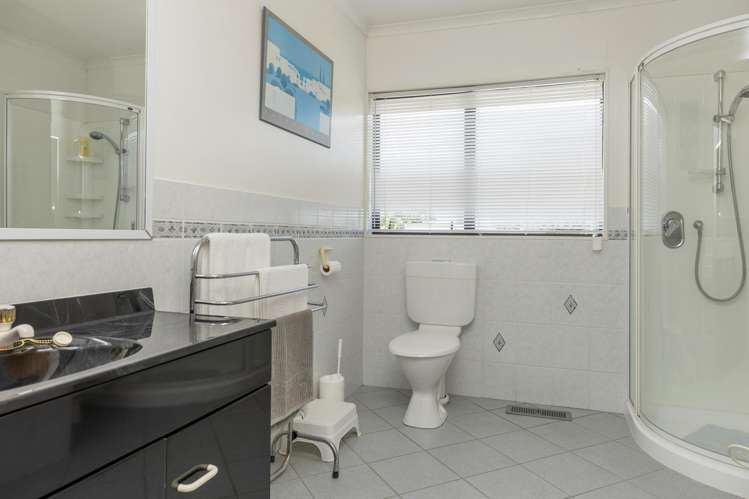 21 Kahurangi Drive Rangatira Park_15