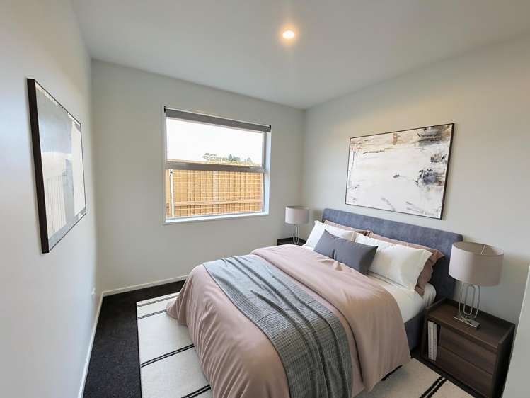 8 Accadia Drive 11103_8