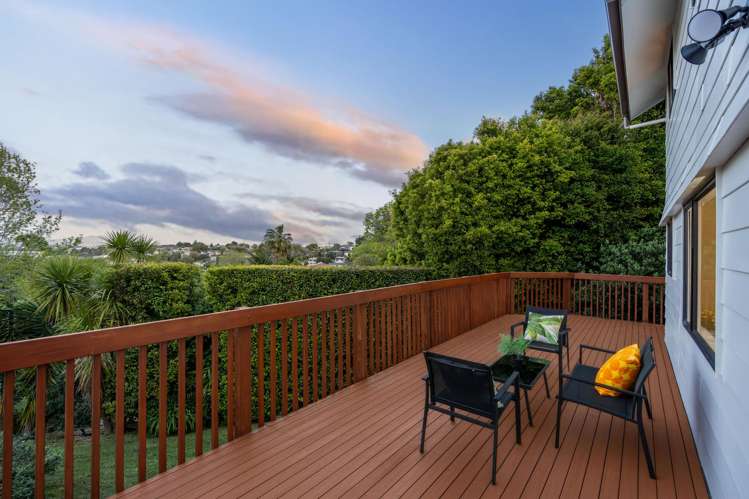 2/70 Ayton Drive Totara Vale_17