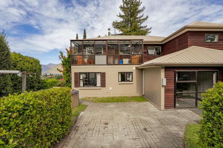 1 Salmond Place Queenstown_35