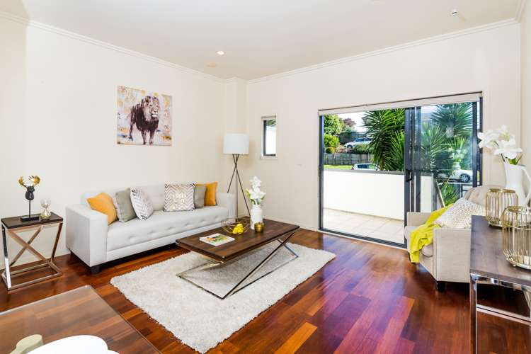 2/191 Sunnynook Road Wairau Valley_1