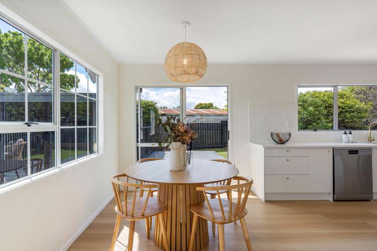 5 Moxham Grove Massey_6