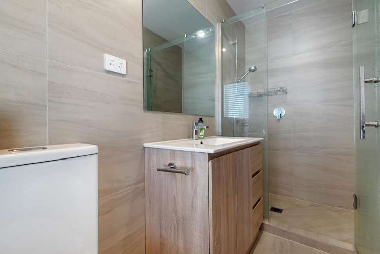 8/26 Long Bay Drive Torbay_12