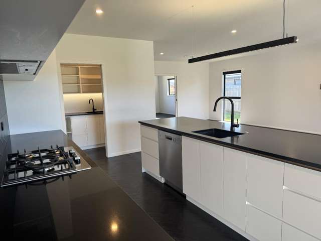 44 Sardinia Grove Fitzherbert_1