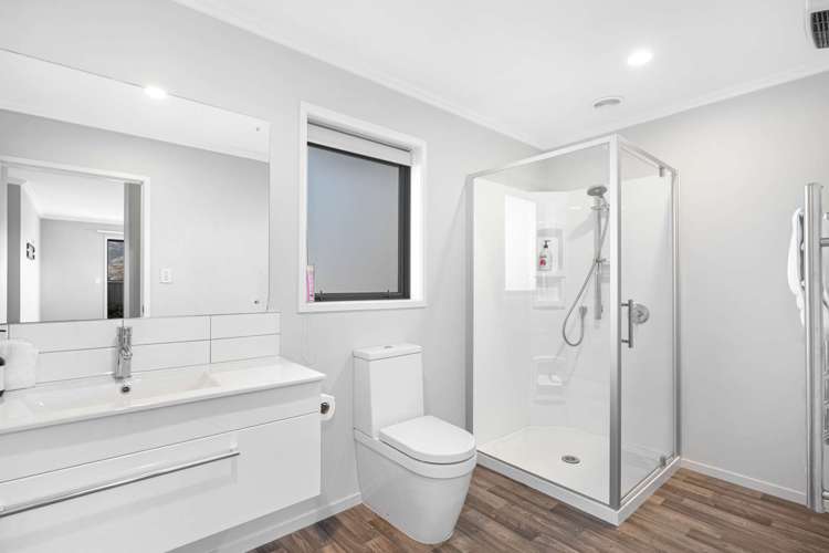 5 Magnetic Place Cromwell_12