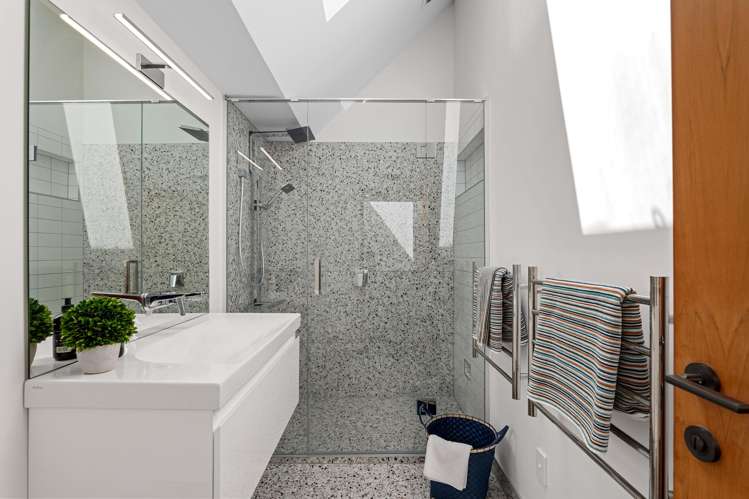 1/14 Andover Street Merivale_16