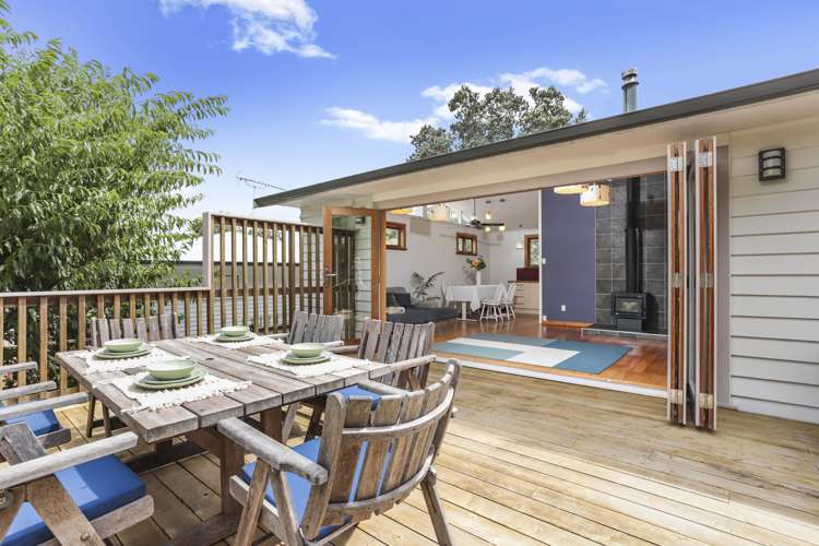 30 Rimutaka Place Titirangi_1
