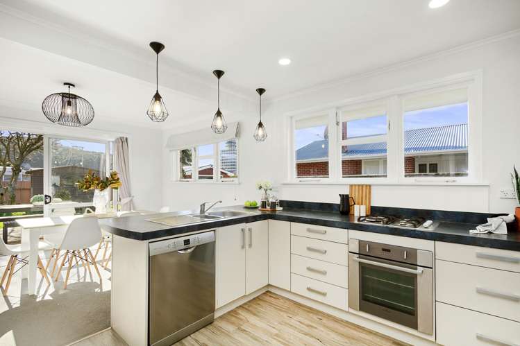 7 Holyoake Crescent Avalon_5