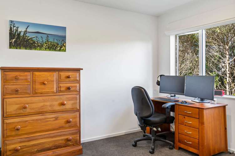 42d James Cook Drive Whitby_15