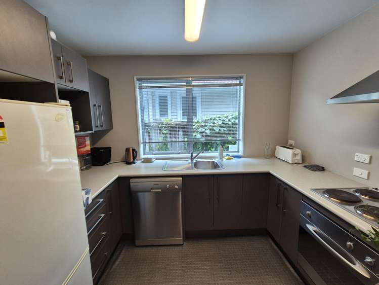 1/118 Lincoln Road Henderson_4