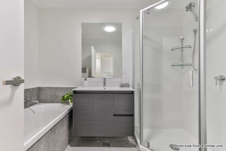 25E Henry Taylor Rise Milldale_19