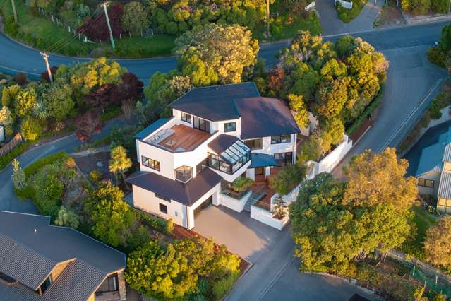 Luxury Living With Endless Ocean Views