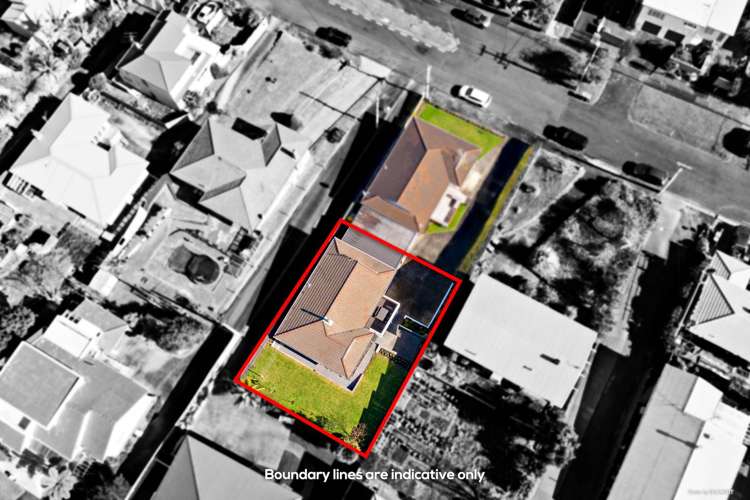 2/42 Howard Road Northcote_3