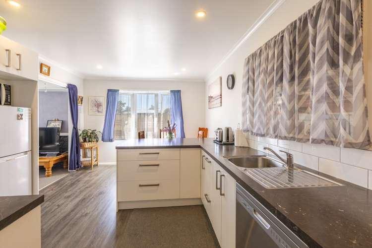 17 Read Crescent Clive_5