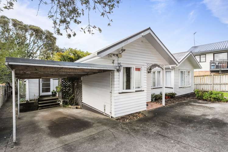 110 Mcleod Road Te Atatu South_1