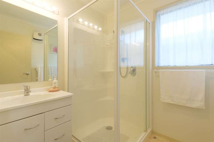 13 Ivy Crescent Richmond_5